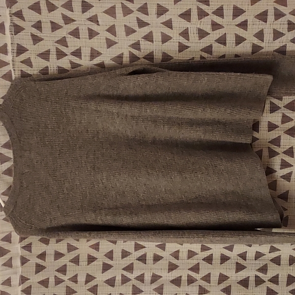 Gray ribbed sweater - Picture 3 of 3